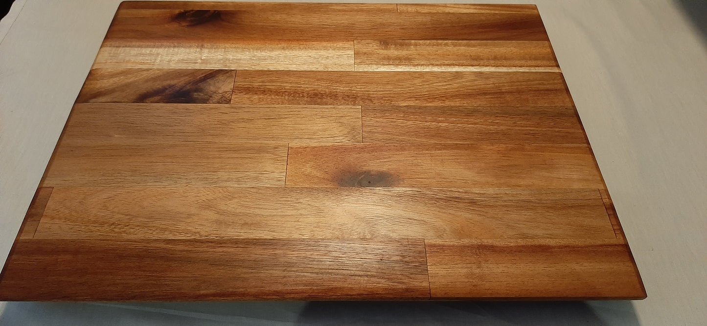 Acacia chopping board 26mm